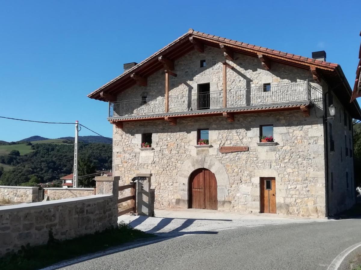 Casa Rural Juangoxenea Ihaben Bagian luar foto